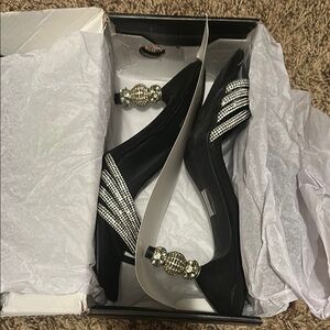 Elegant Black Women's Shoes with Rhinestone Accents
